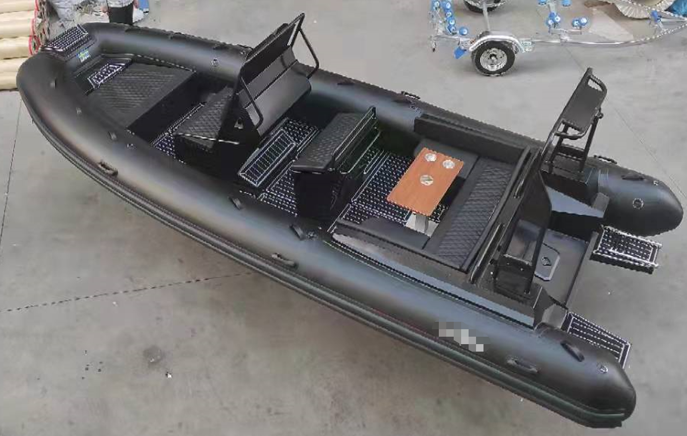 Если лодка RIB по-прежнему часто вращается после регулировки угла установки двигателя, это может быть вызвано следующими причинами: